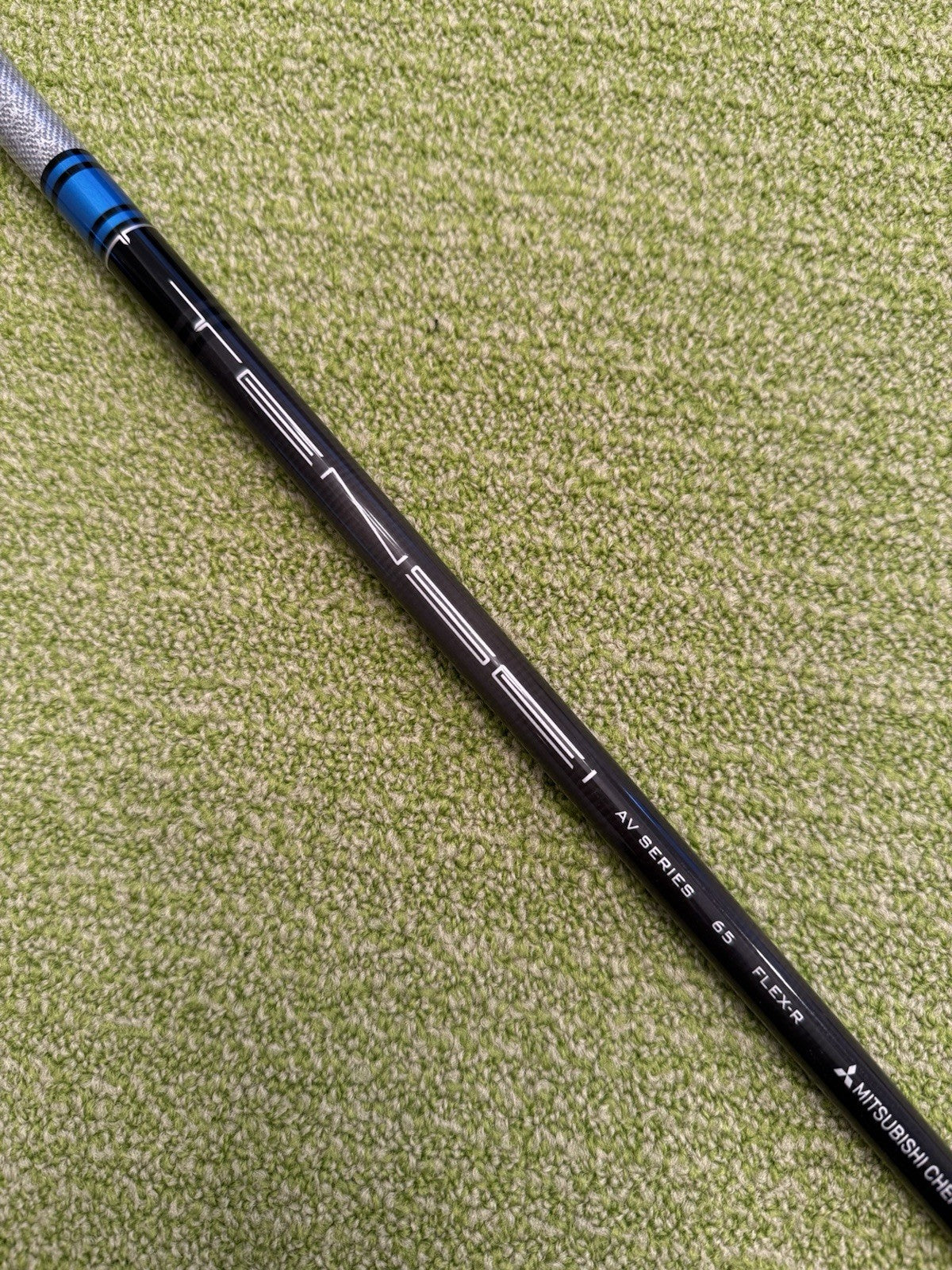 Mitsubishi Tensei Av Raw Blue 65R Regular 42" Wood Shaft Titleist