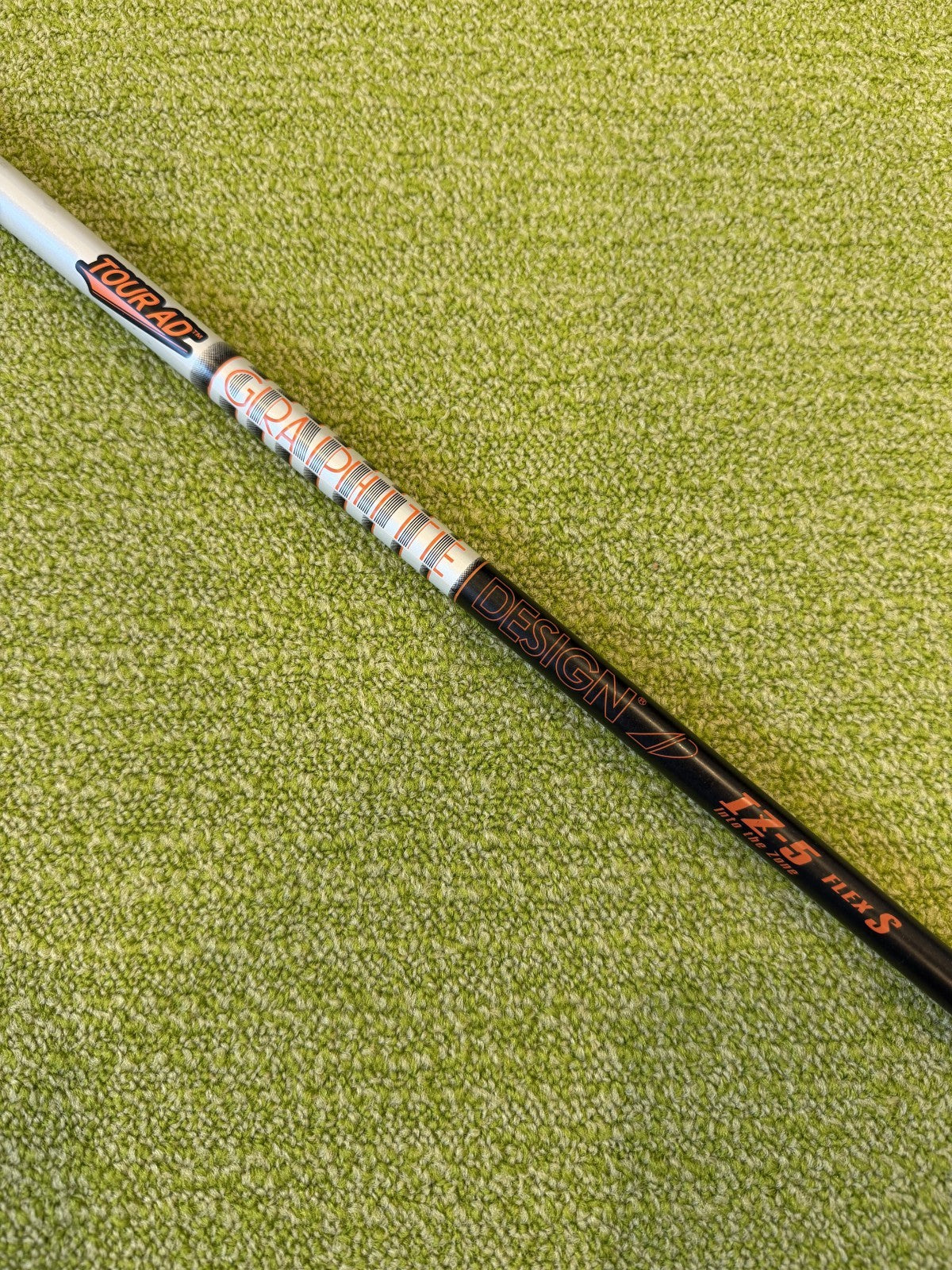 Graphite Design IZ 5S Stiff Driver Shaft Ping 44.5"