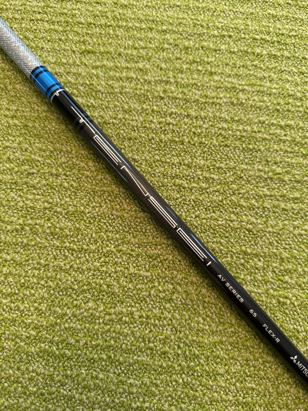 Mitsubishi Tensei Av Raw Blue 65R Regular 42" Wood Shaft Titleist
