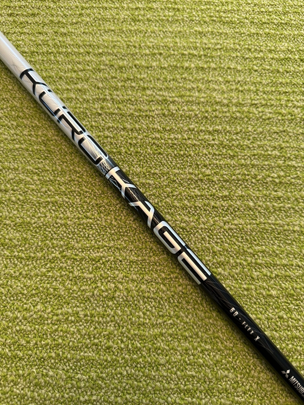 Mitsubishi Kuro Kage 60X Taylormade Shaft 42.75"