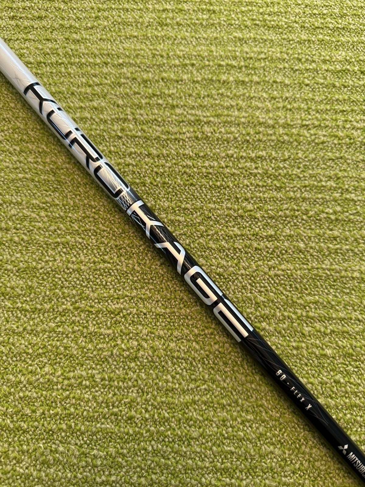 Mitsubishi Kuro Kage 60X Taylormade Shaft 42.75"